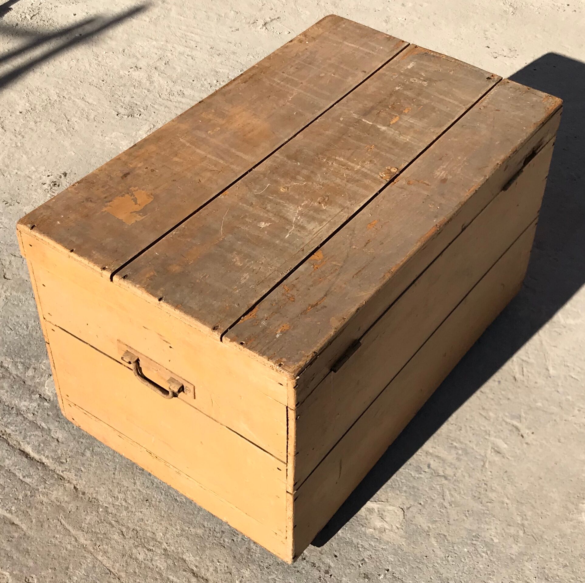 Coffre en bois