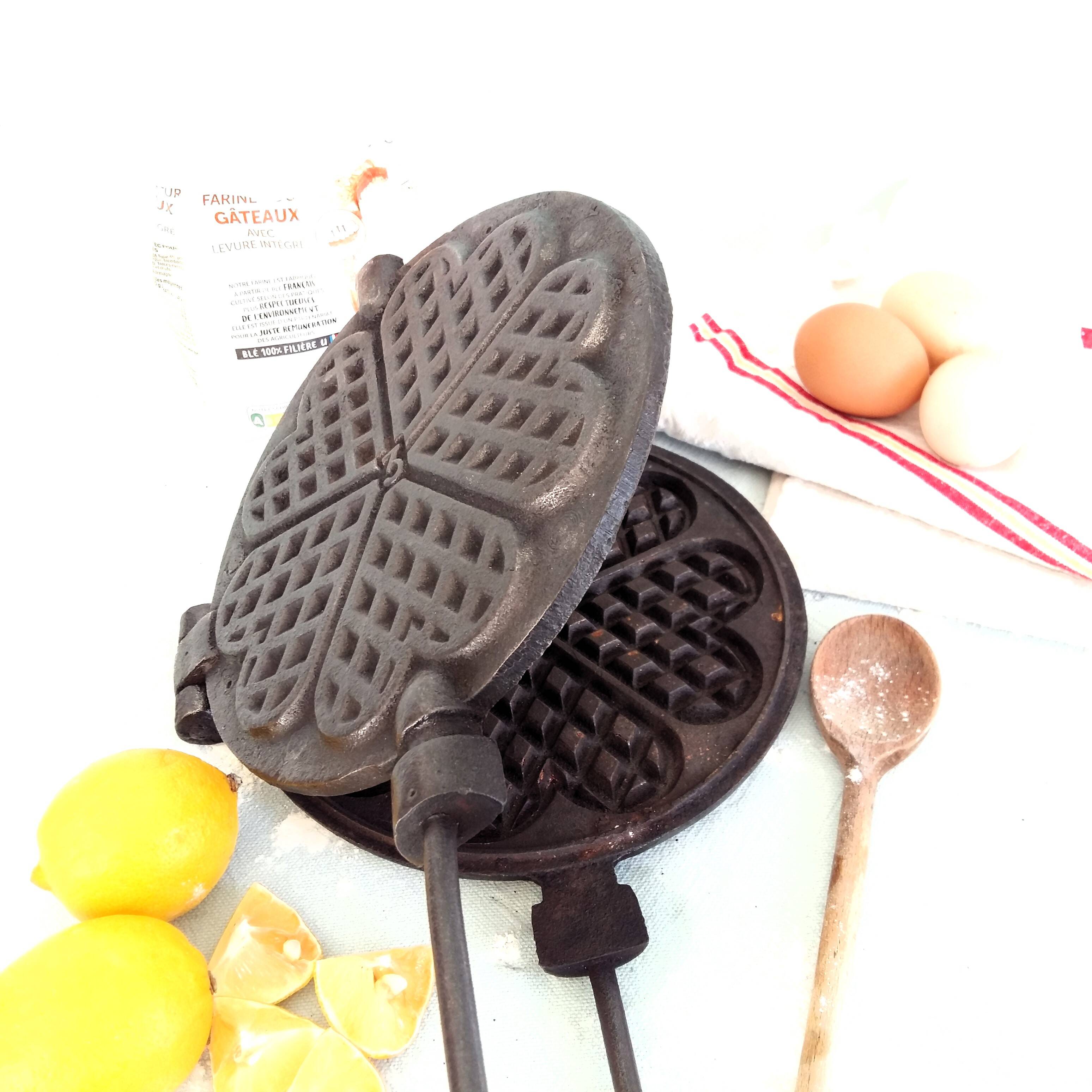 Heavy Antique Waffle Pan. Cast Iron Waffle Maker.