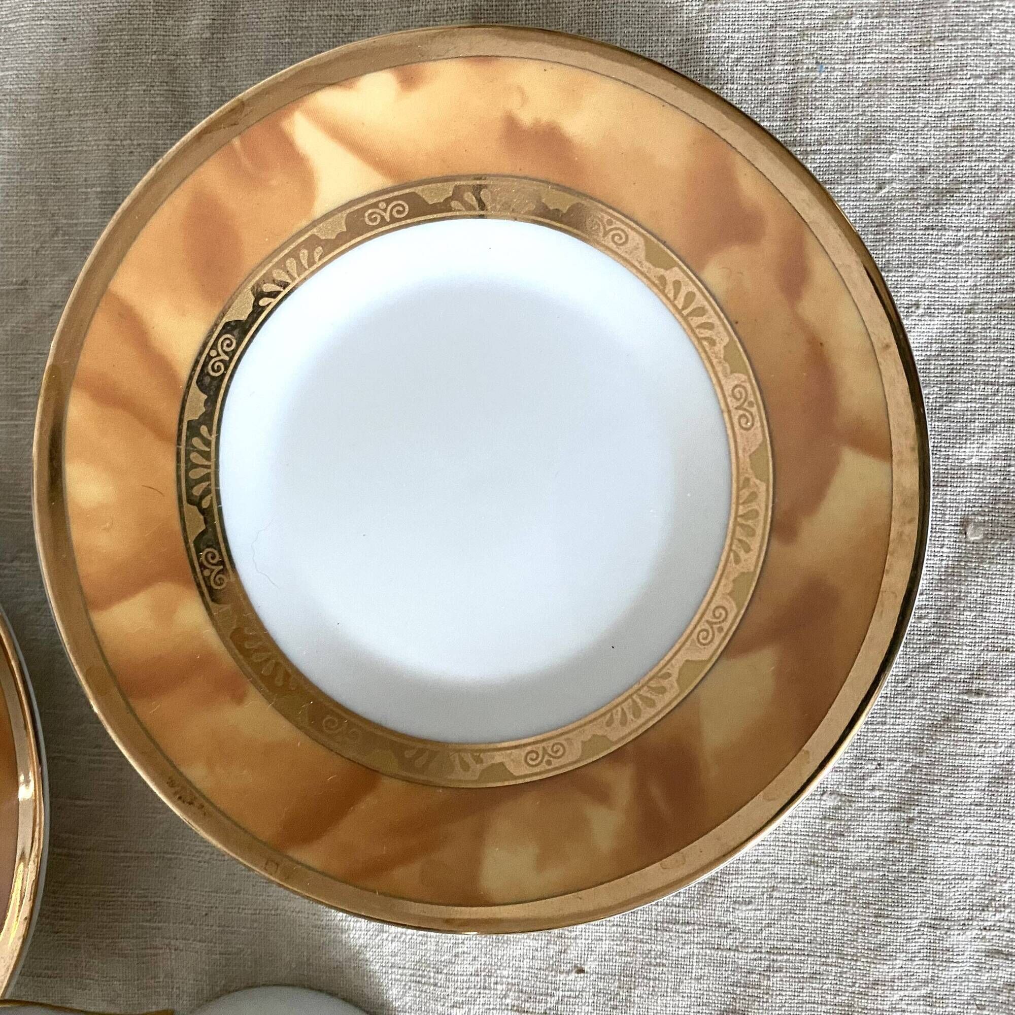Espresso cups in porcelain and 24-carat gold gilding