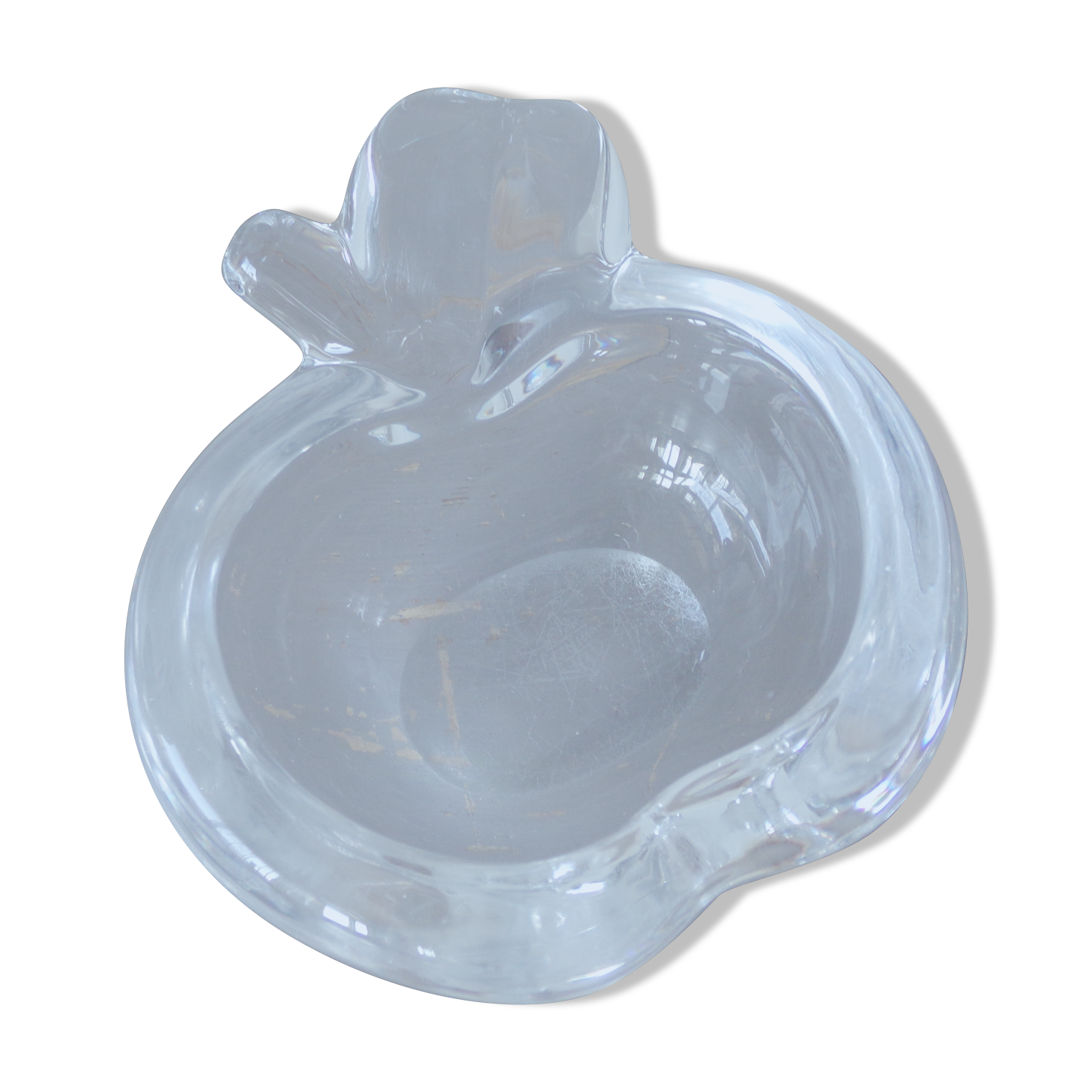 Apple-shaped crystal ashtray
