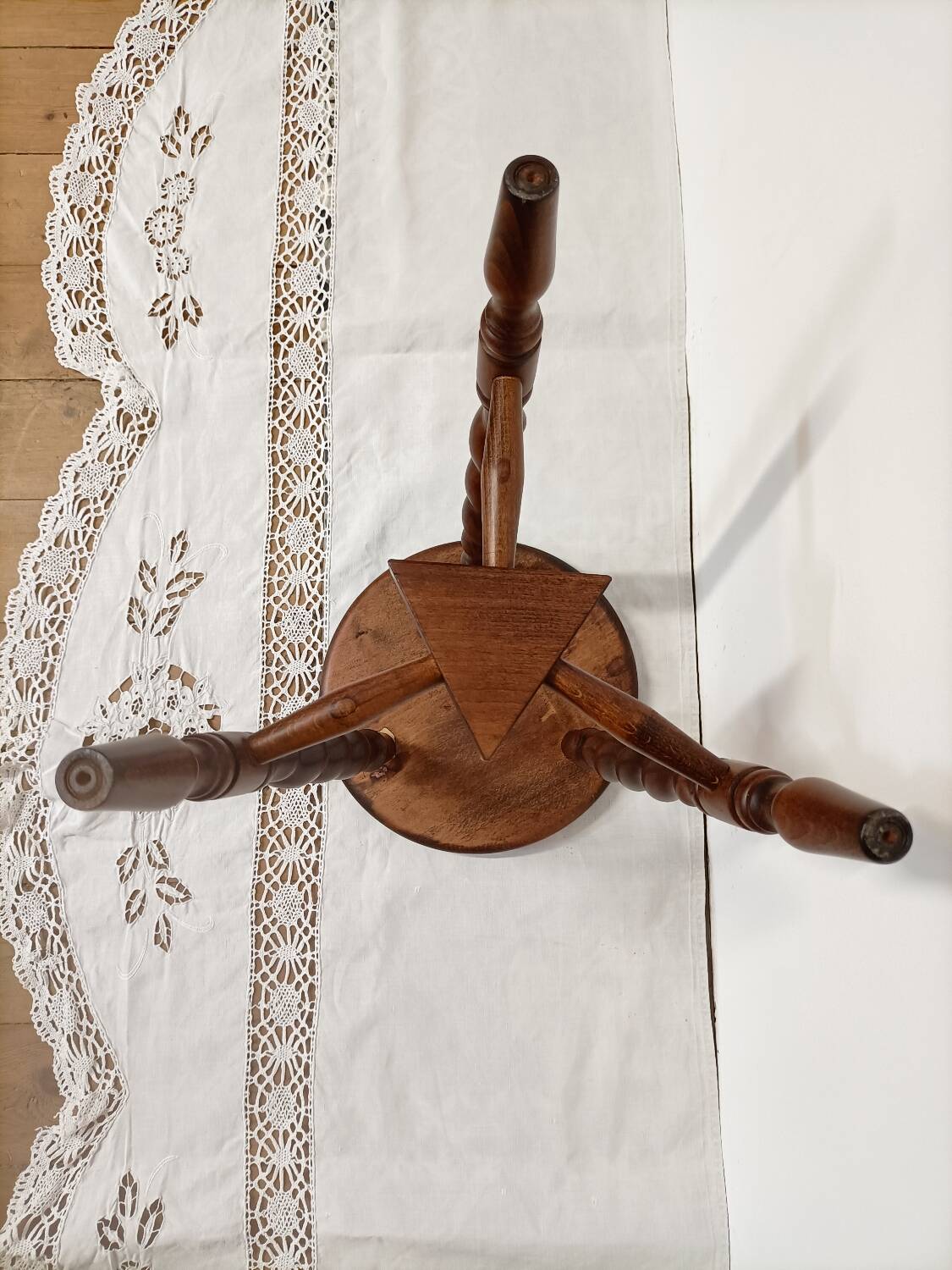 Dudouyt-style plant stool