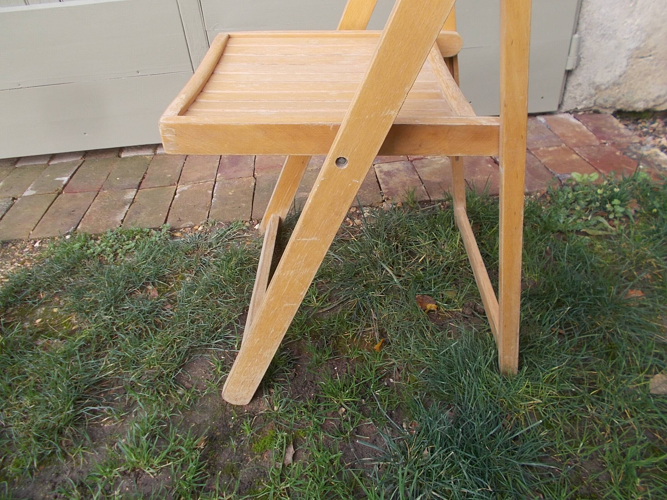 Wooden folding chair