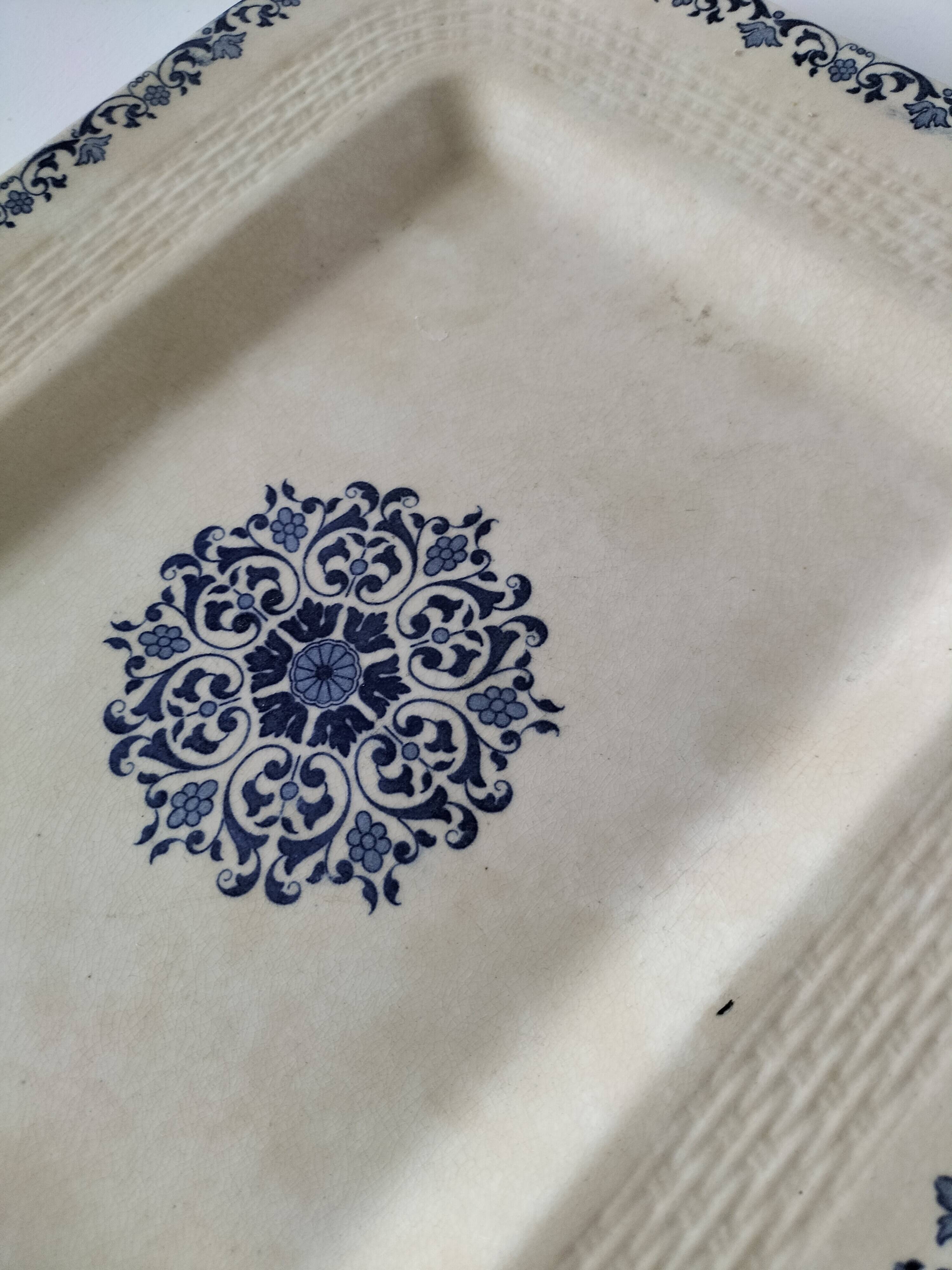 Large antique Gien earthenware dish – braided border – late 19th century