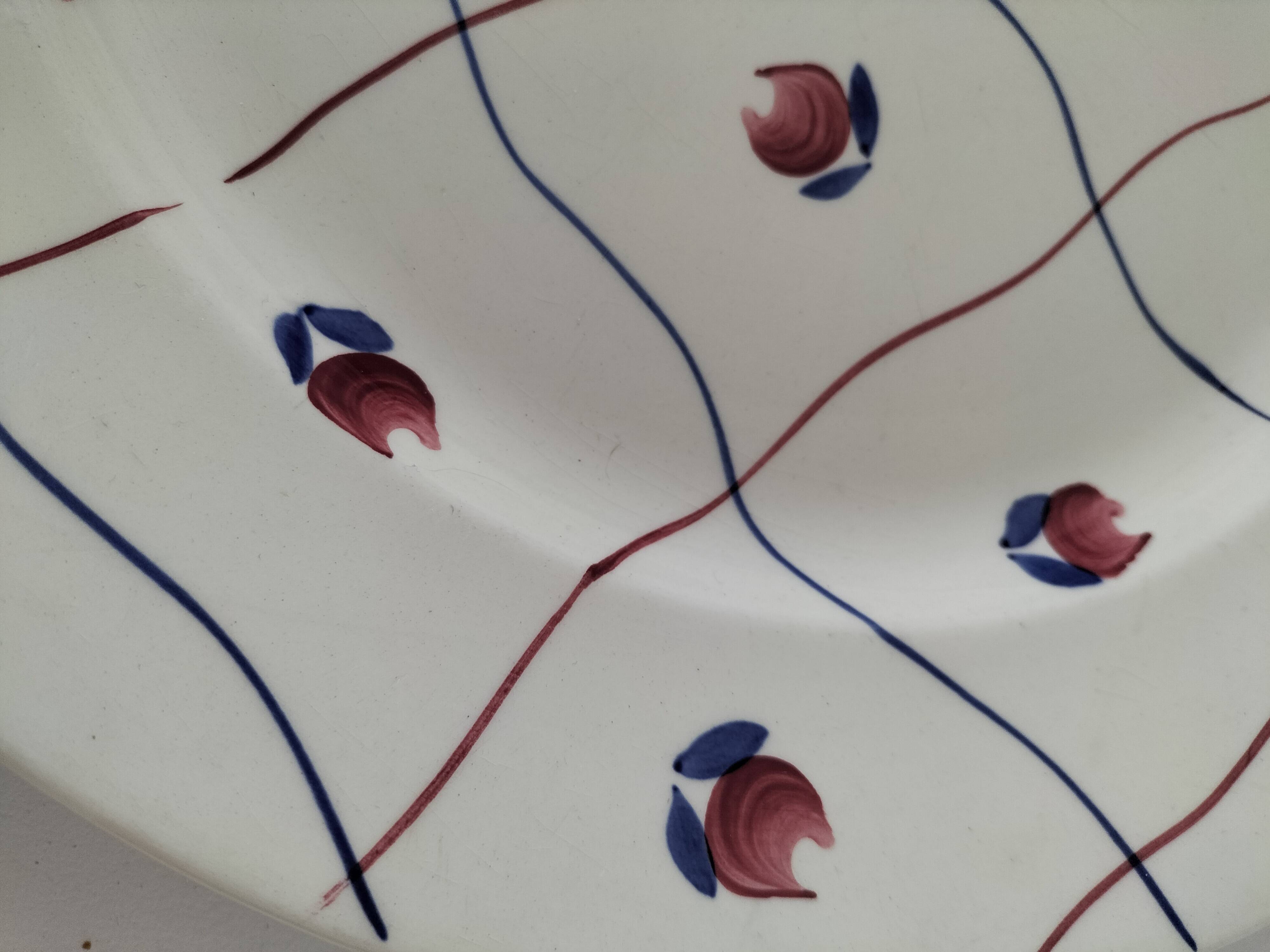 Large vintage gien chevreuse model dish