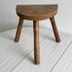 Tabouret tripode ancien en bois