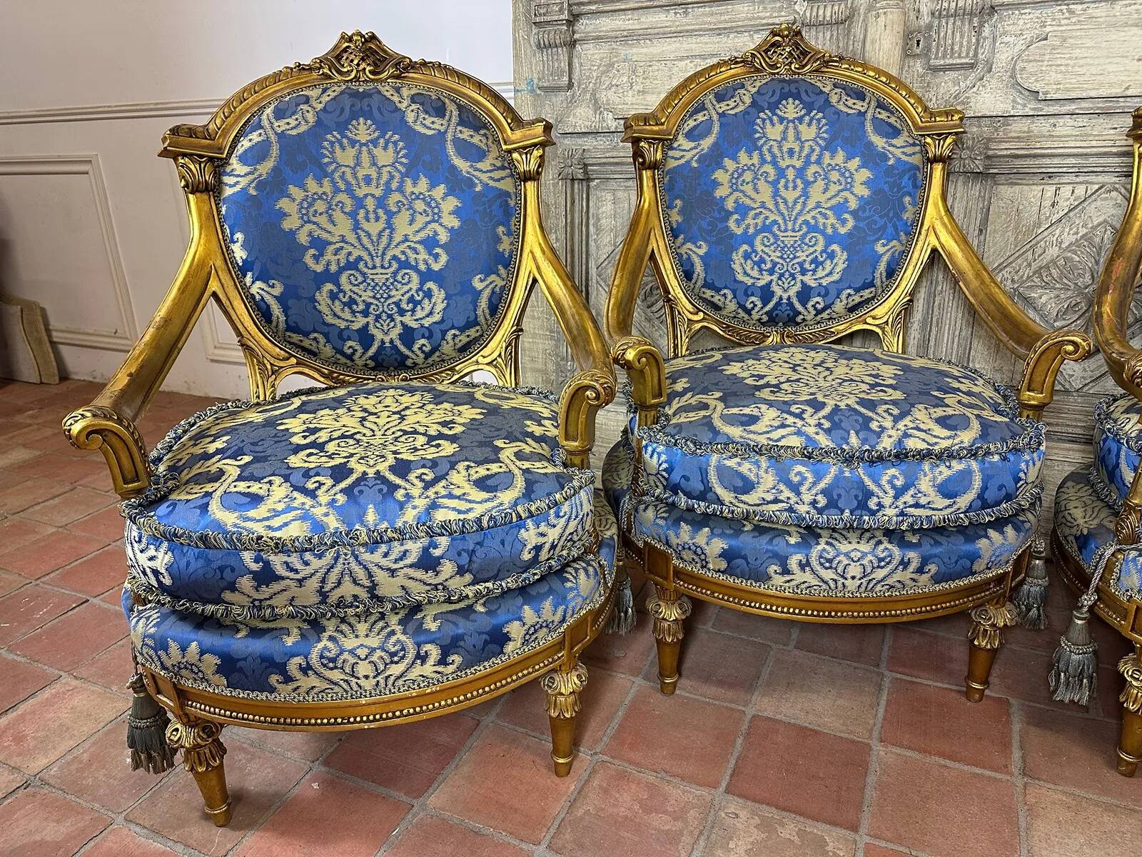 Salon Louis XVI doré complet - Canapé 3 places + 4 fauteuils