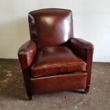 Club armchair, bulging back