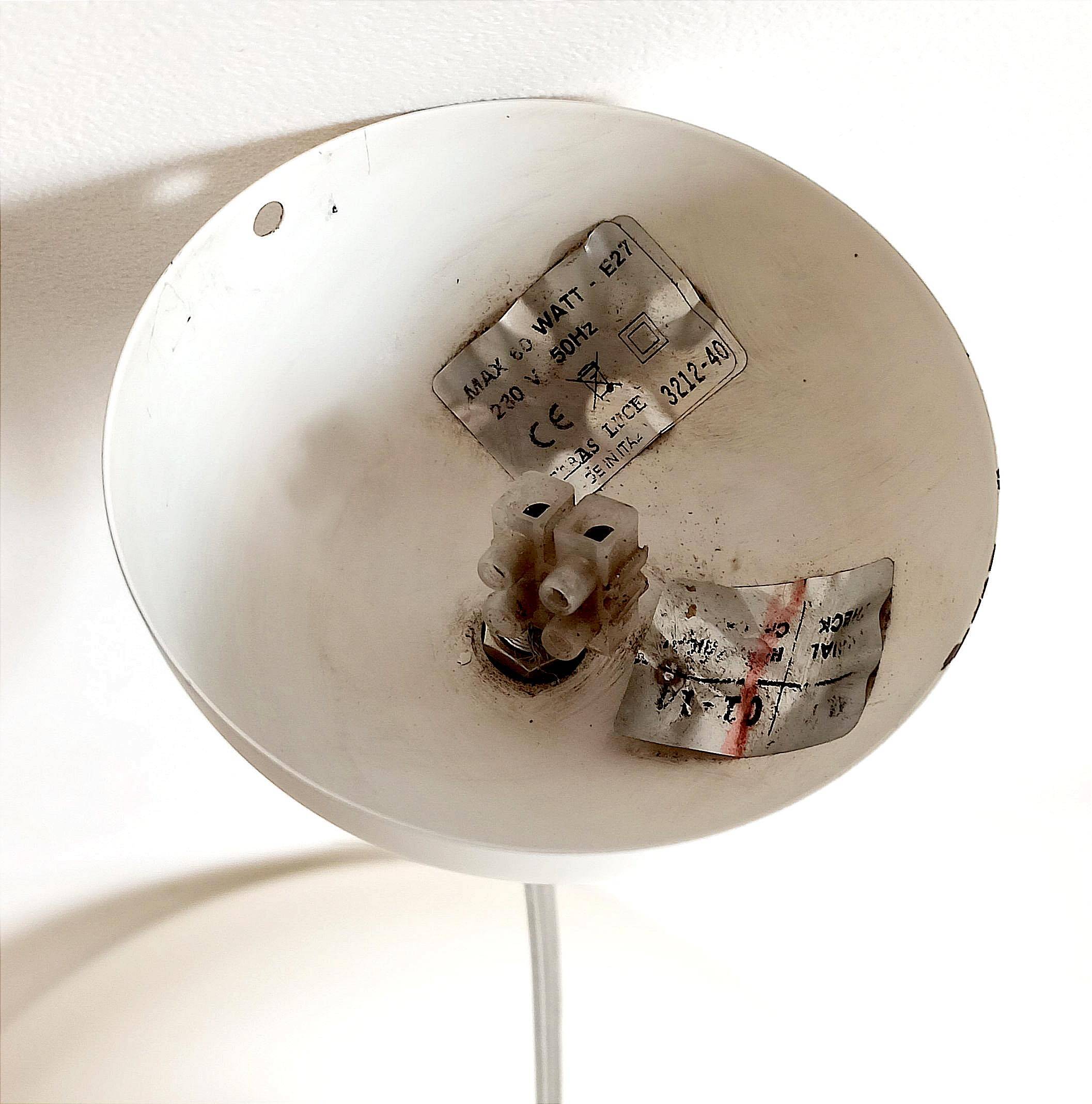 White lacquered chandelier Italian design 80s Diameter 50 cm