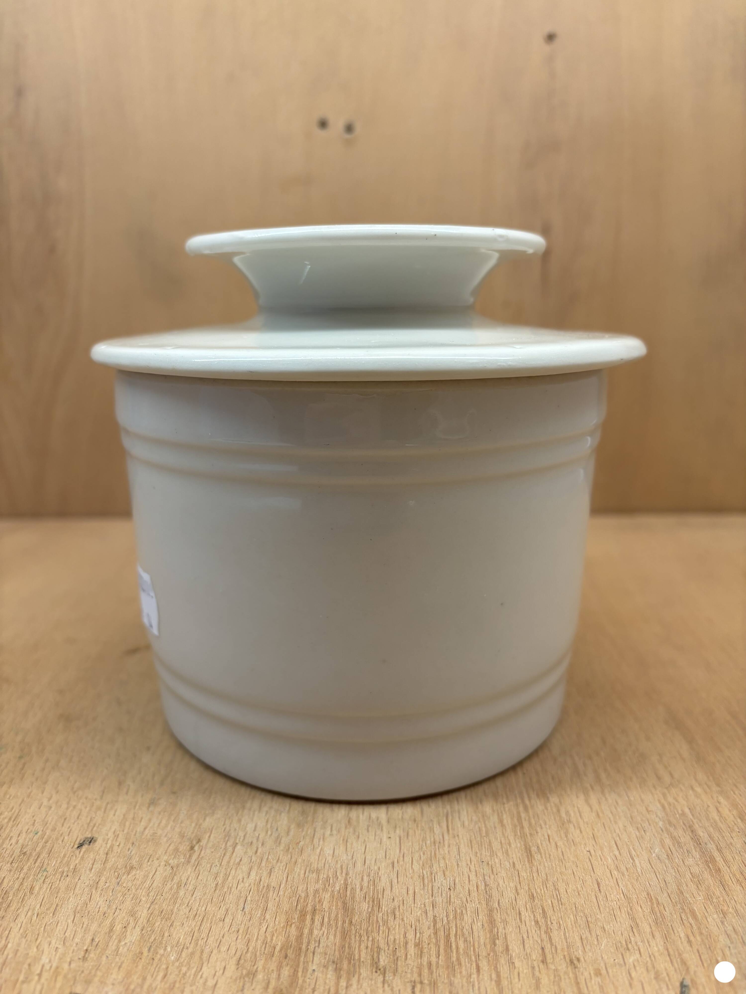 Porcelain butter dish