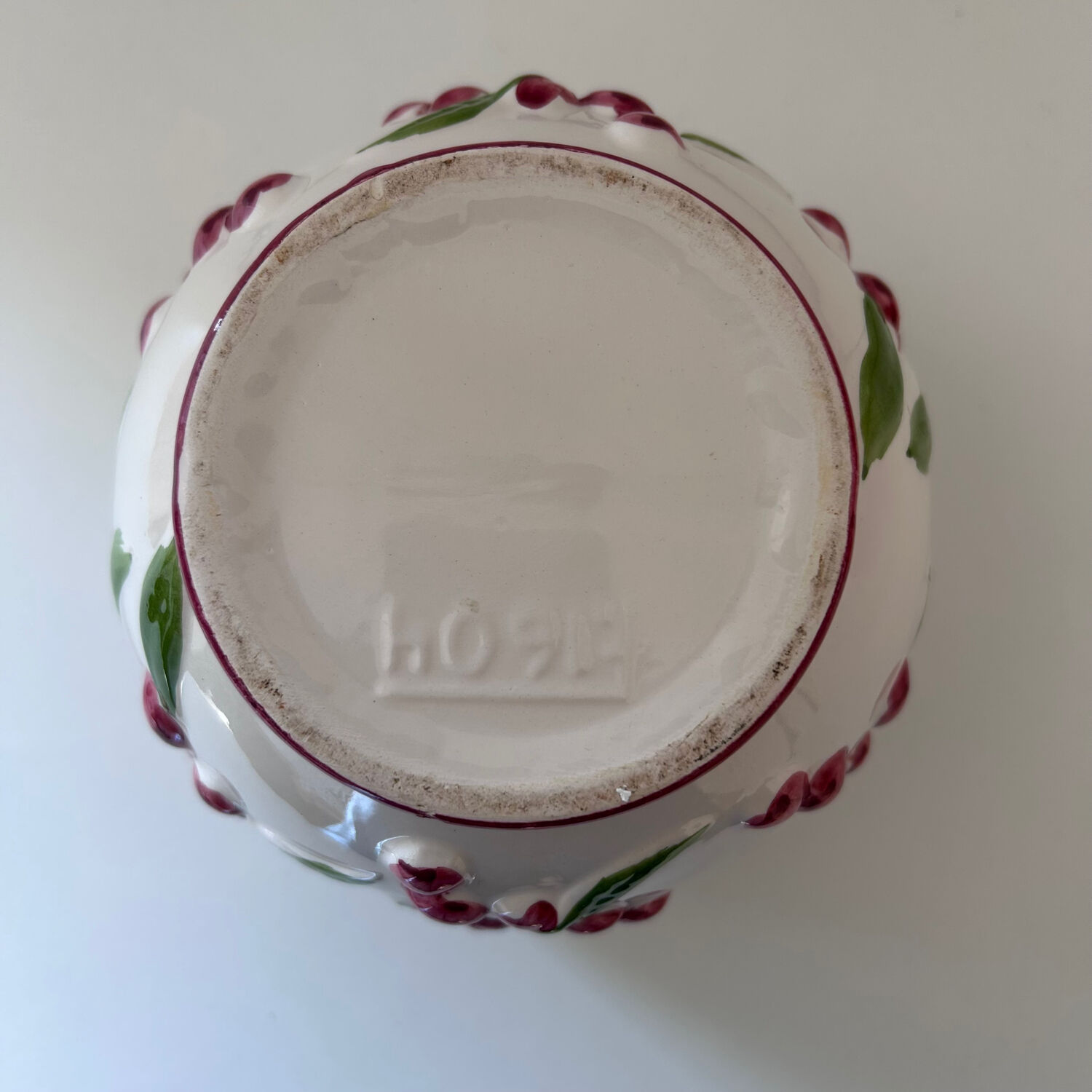 Decorative pot for cherries in earthenware
