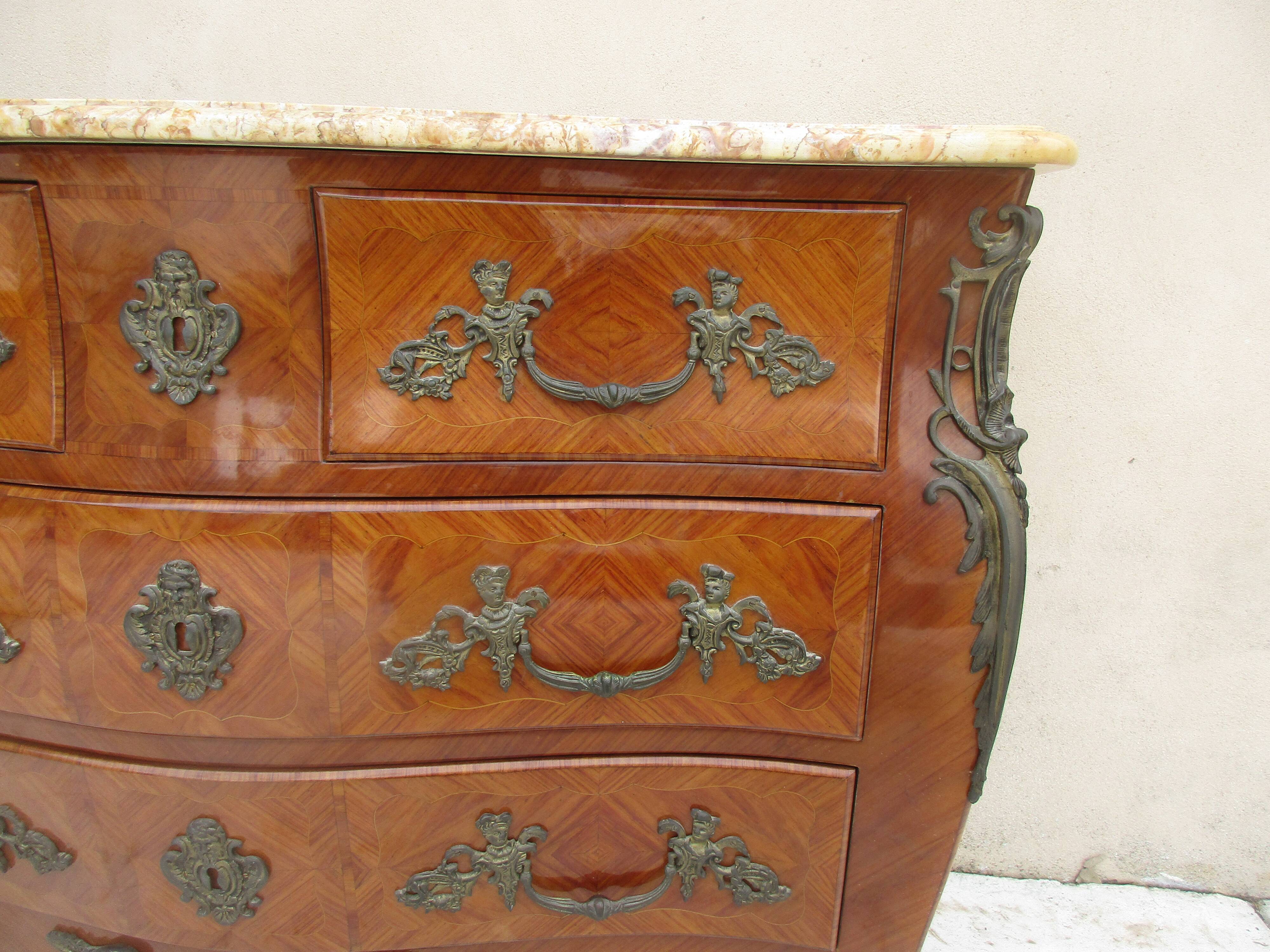 Dresser en marquetry style lLuis XV