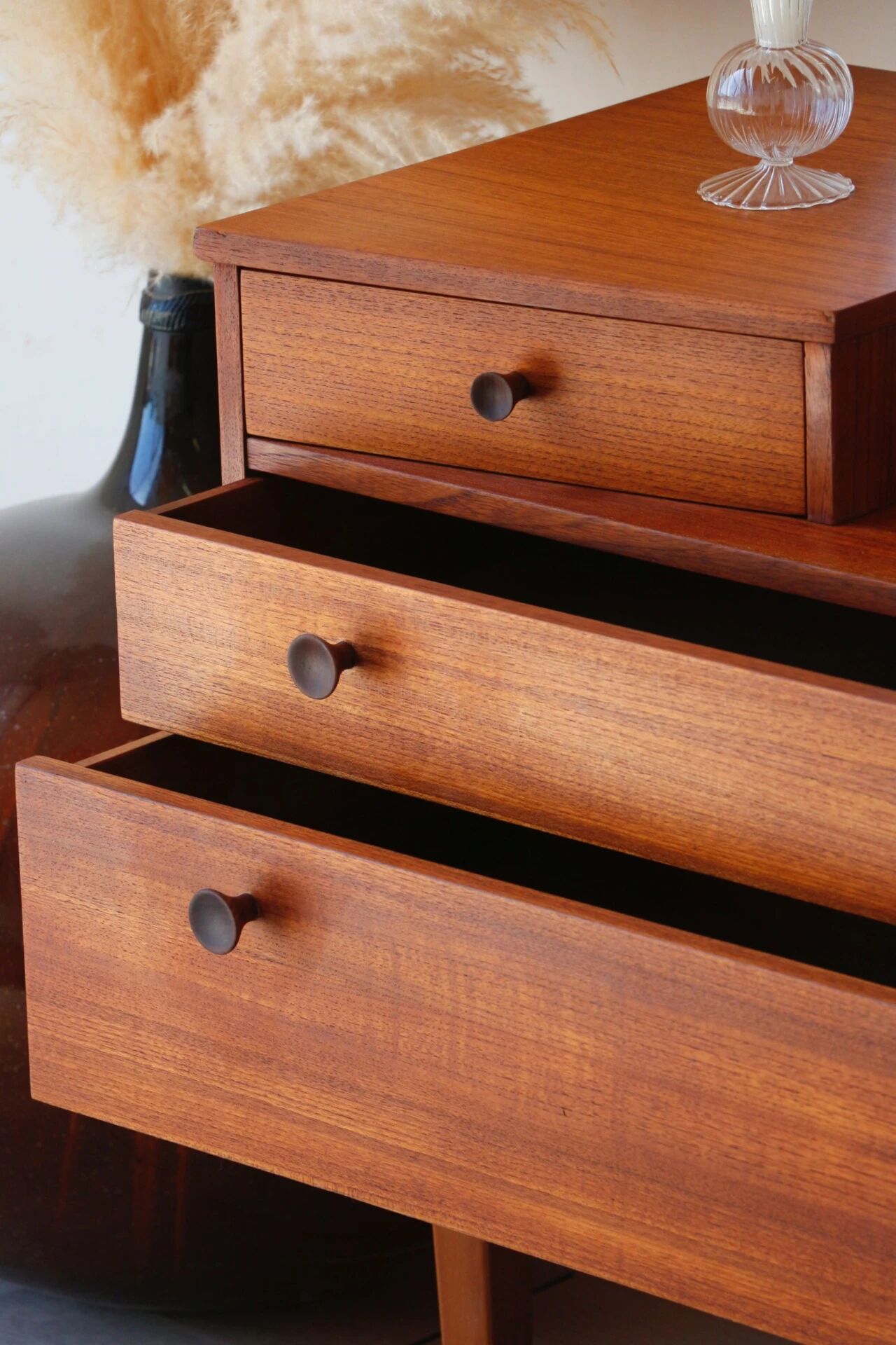 Vintage teak hairdresser Avalon – mid-century Scandinavian design