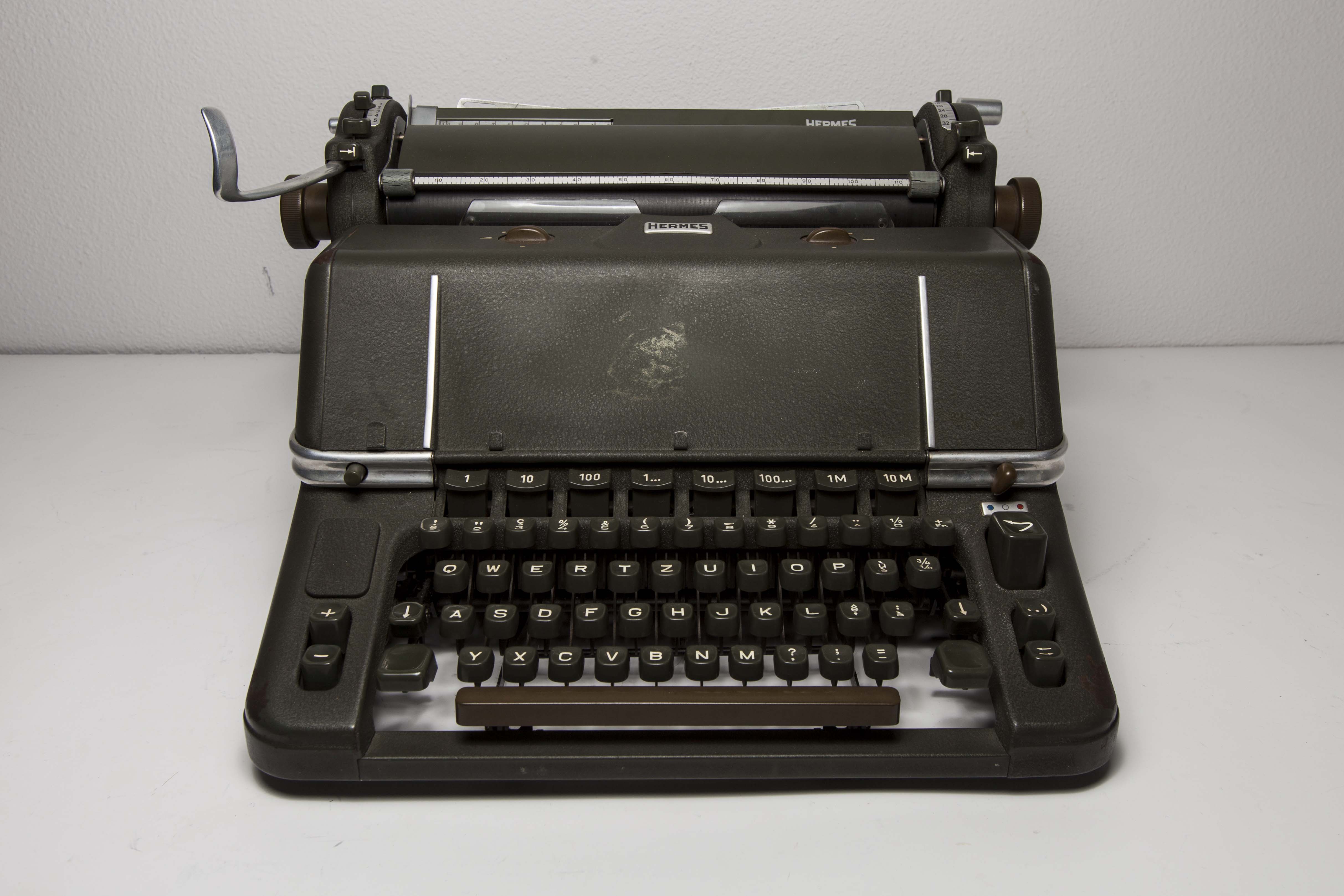 Hermes ambassador typewriter, 1952
