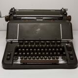 Hermes ambassador typewriter, 1952