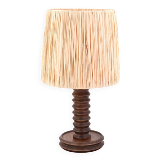 Lampe en bois " colonne " avec abat jour raphia