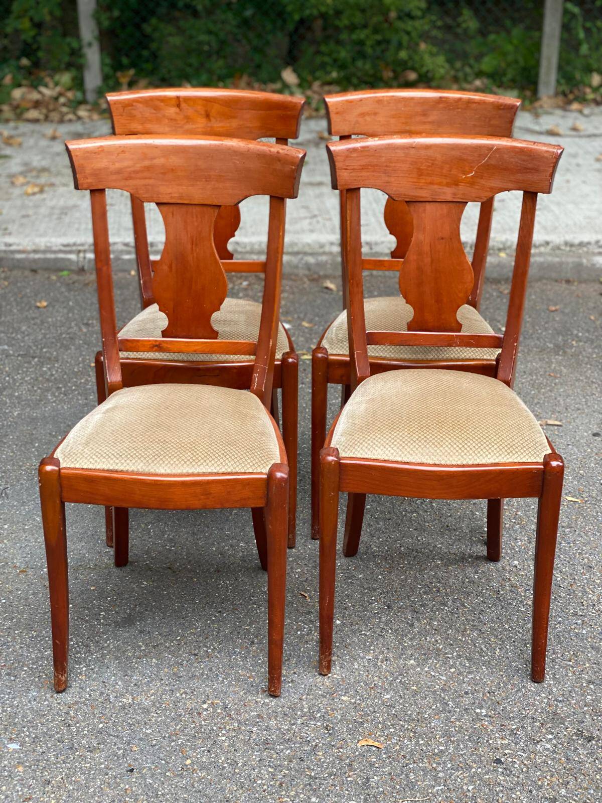 4 Landes chairs with solid wood crossbars and beige velvet fabric