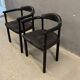 Paire de fauteuils postmodernes noirs, en plastique moulé, années 1980, Europe