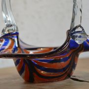 Panier bleu et rouge