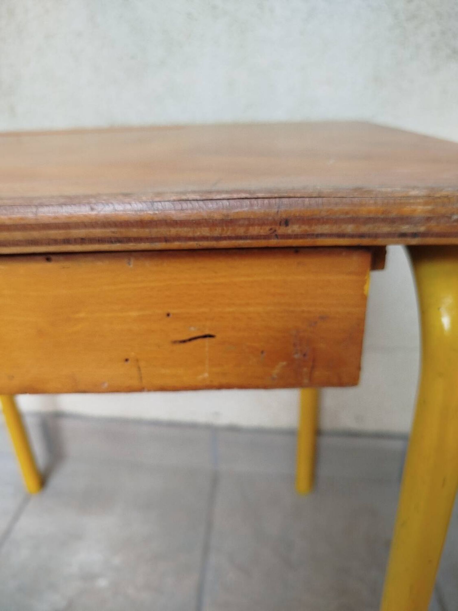 Ancien bureau d'écolier