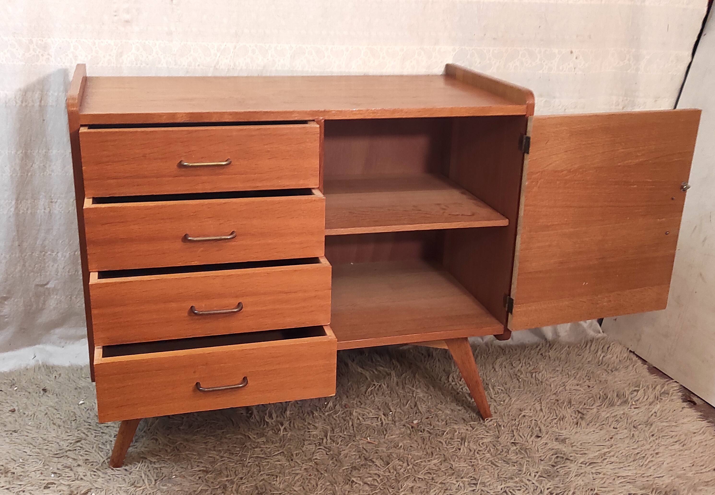 Commode en chêne, pieds compas, années 60