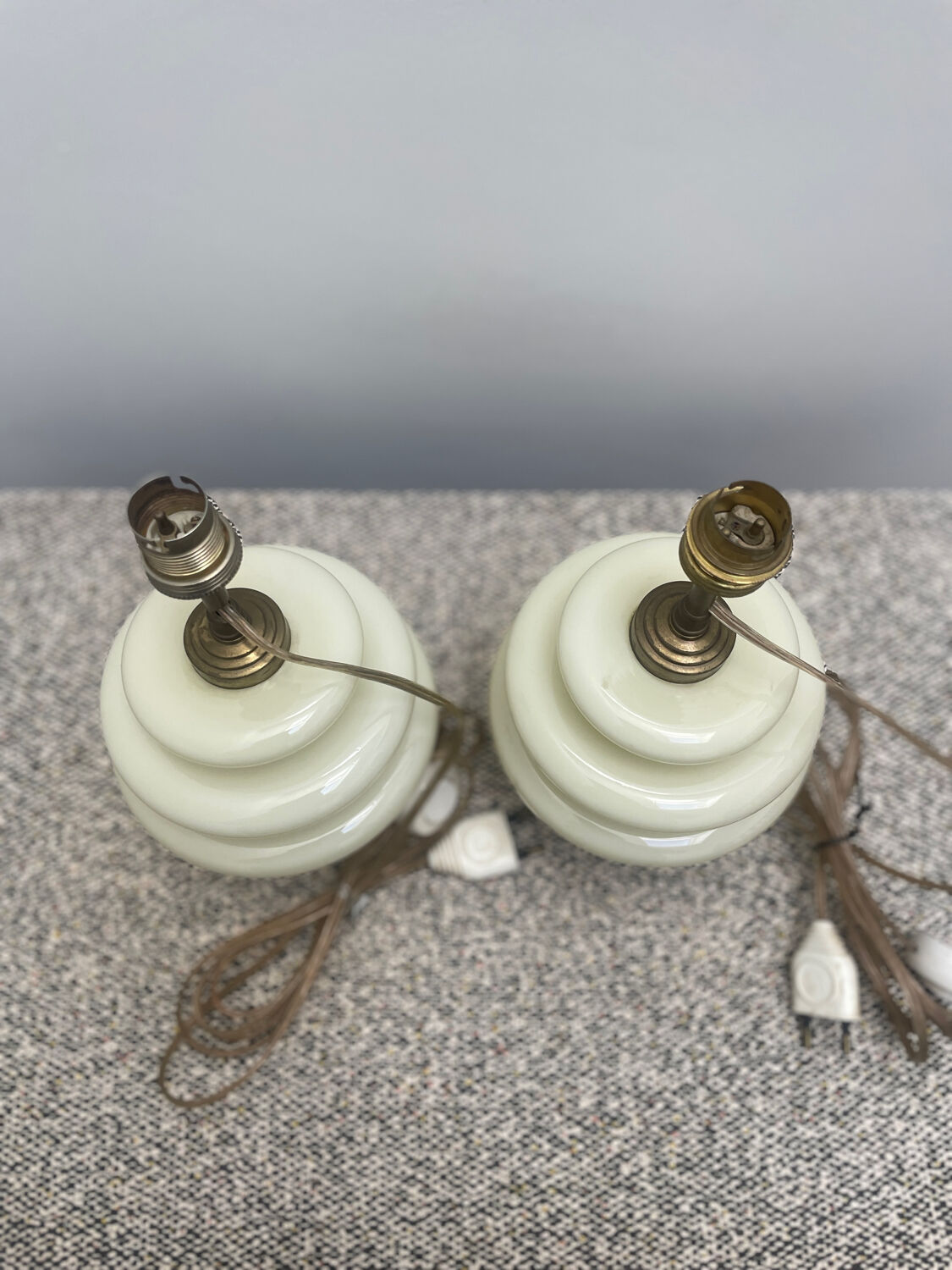 Pastel yellow opaline lamp