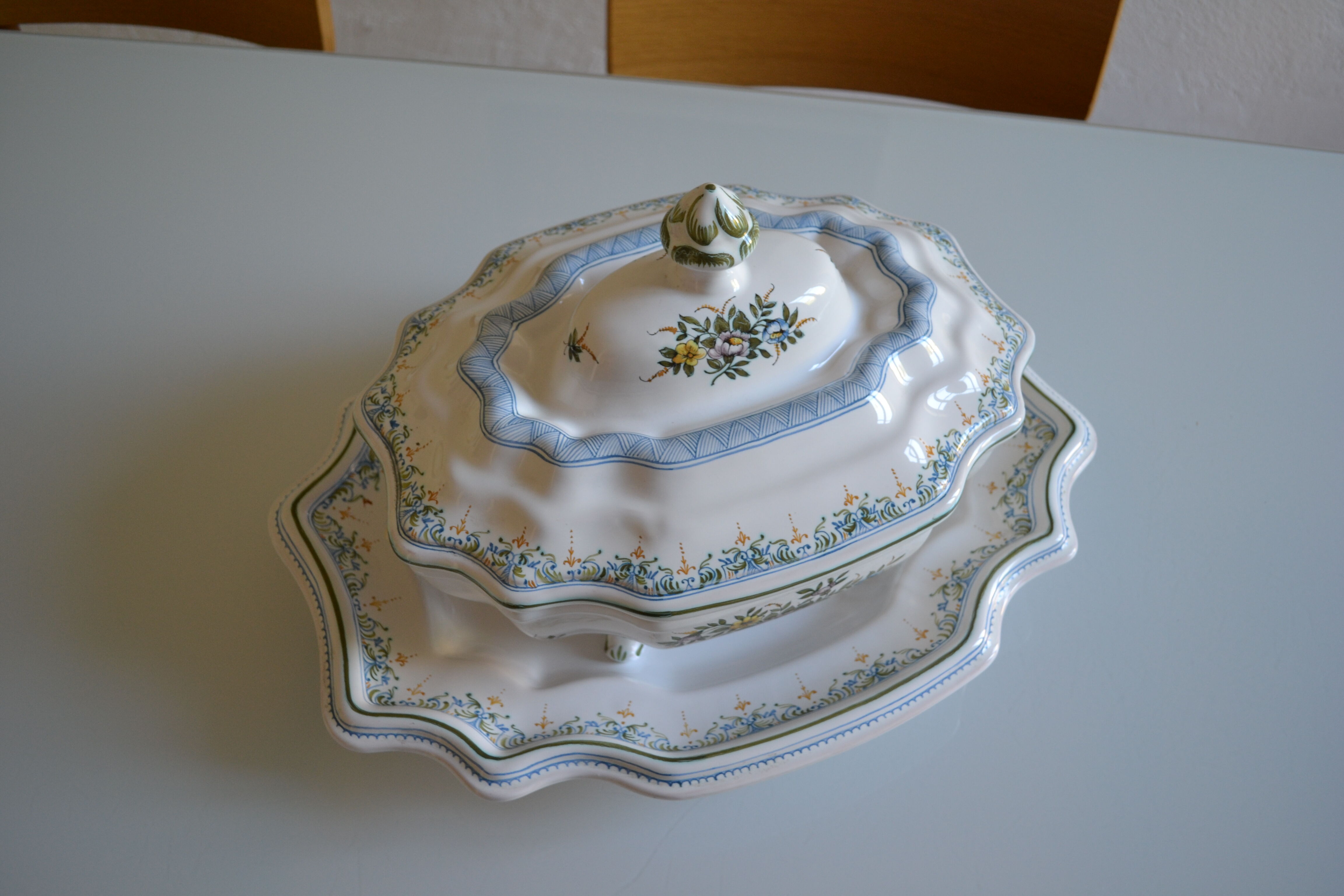 Tureen or vegetable dish in earthenware by Lallier in Moustiers