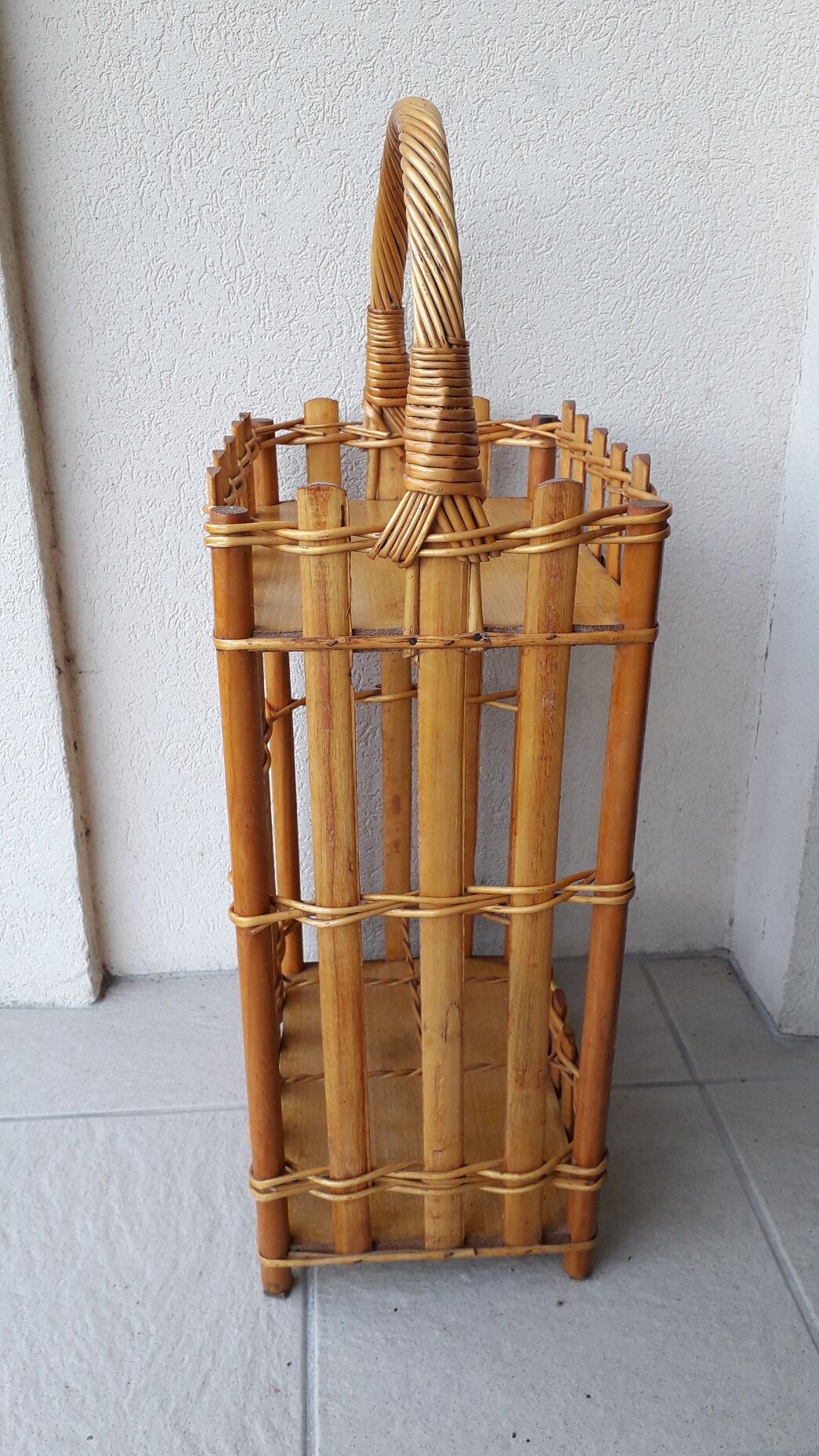 Rattan bottle bar