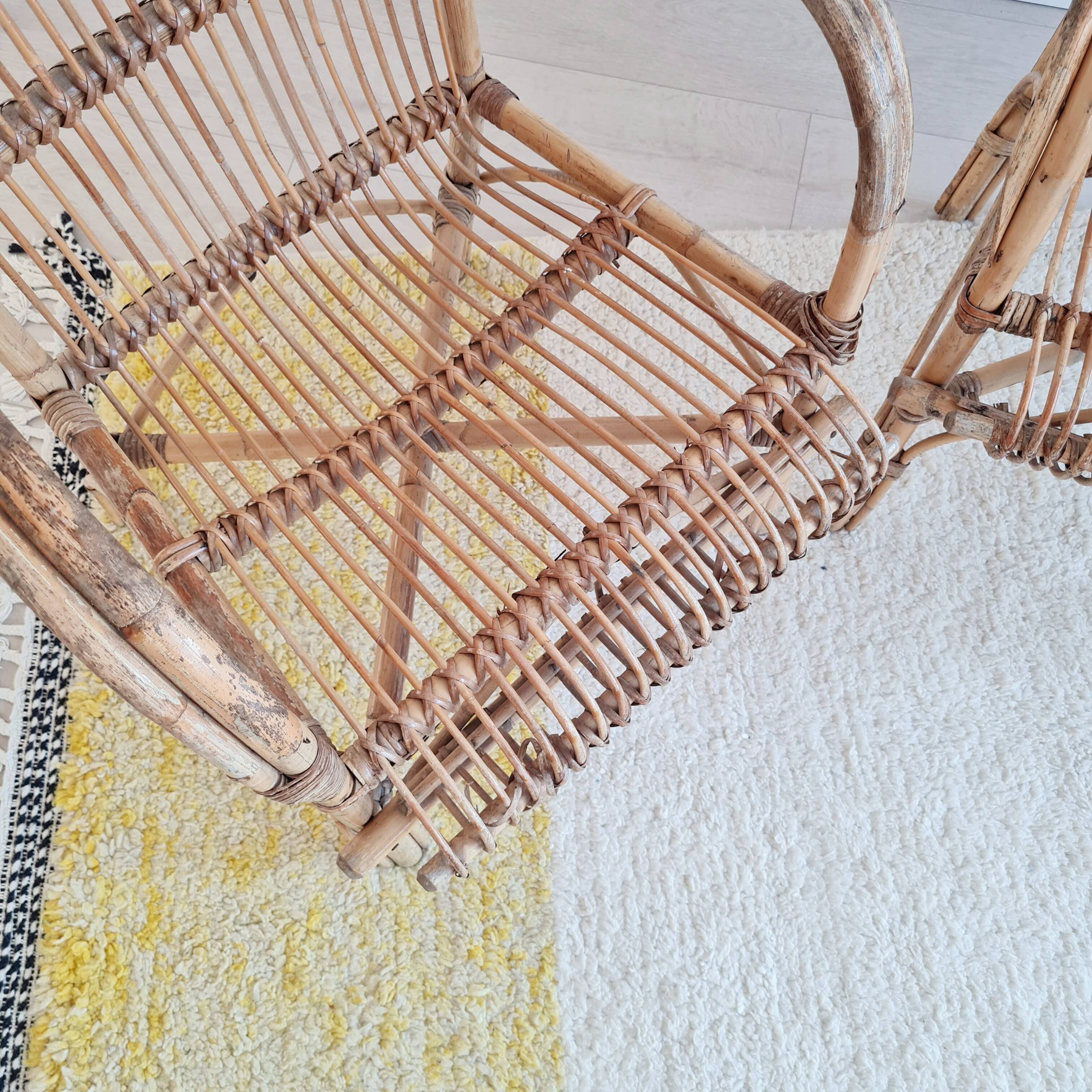 Paire de fauteuils anciens en rotin