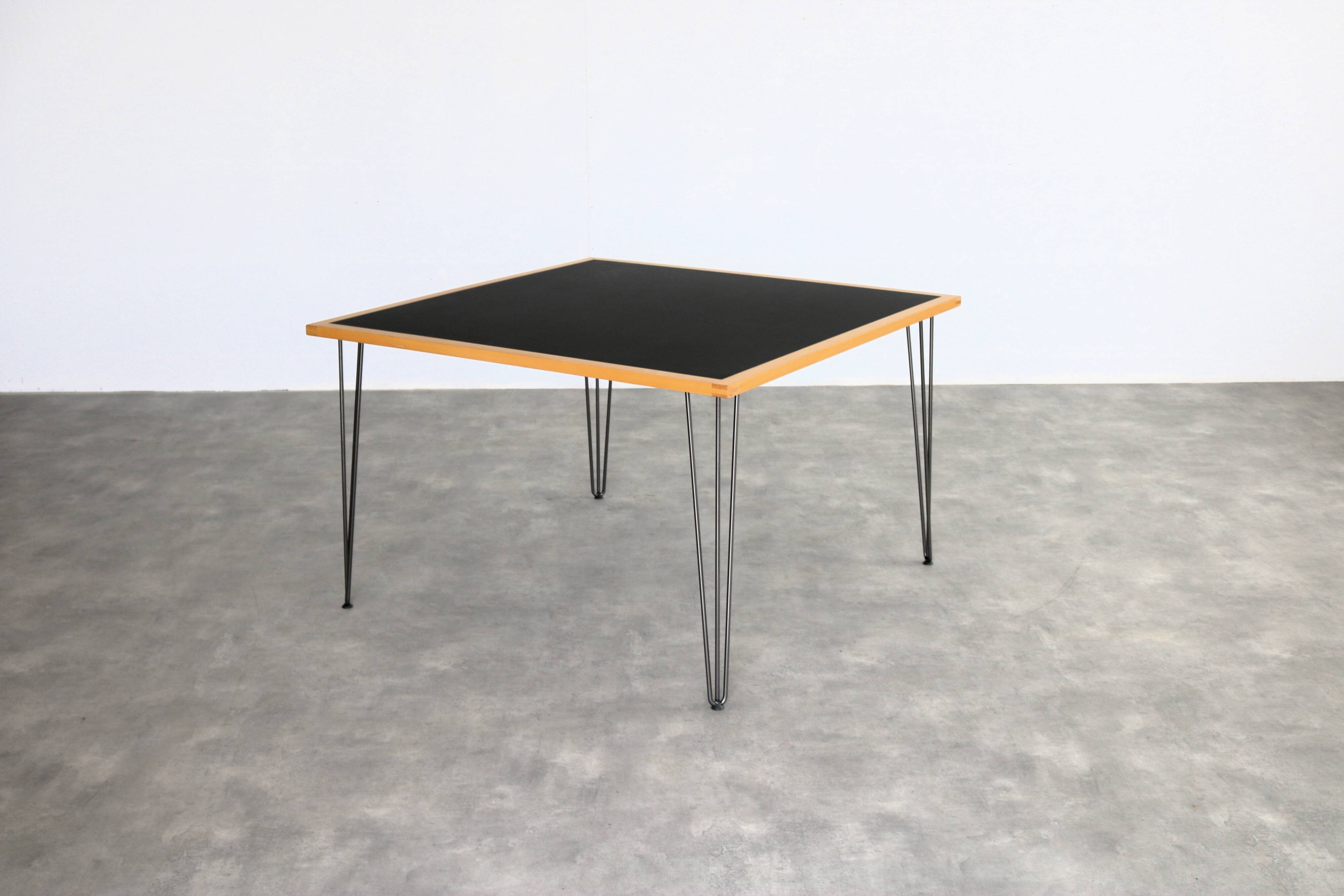 vintage desk | table | 70s | Magnus Olesen