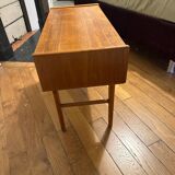 Table de chevet en teck du milieu du siècle par AB Carlstrom & Co.FOR MØBELFABRIK