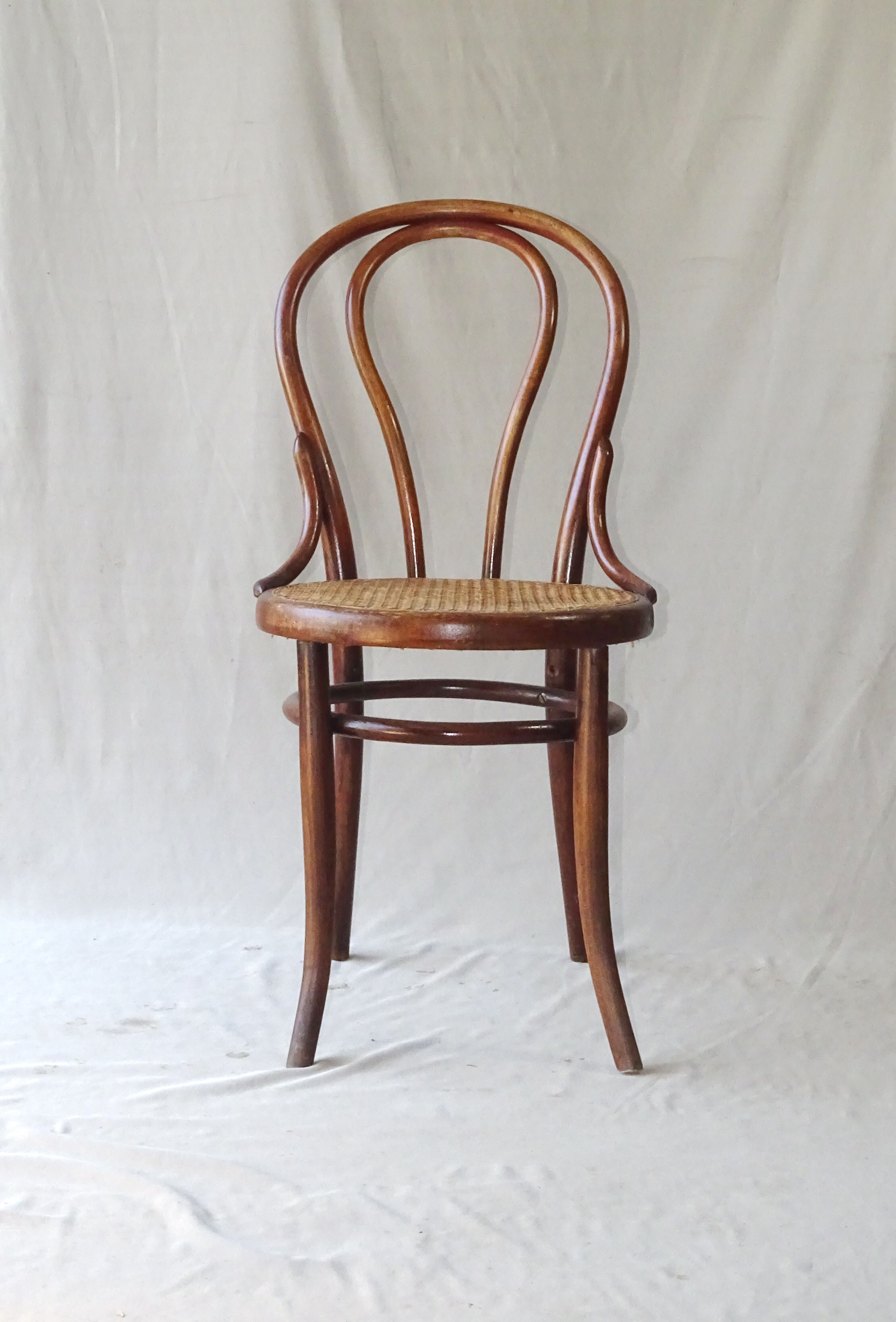 Viennese chair THONET N° 18 of 1900, canned bistro.