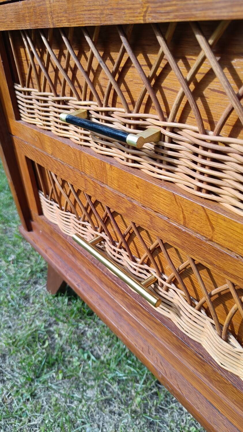 Tall chest of drawers in wood and rattan with splayed legs