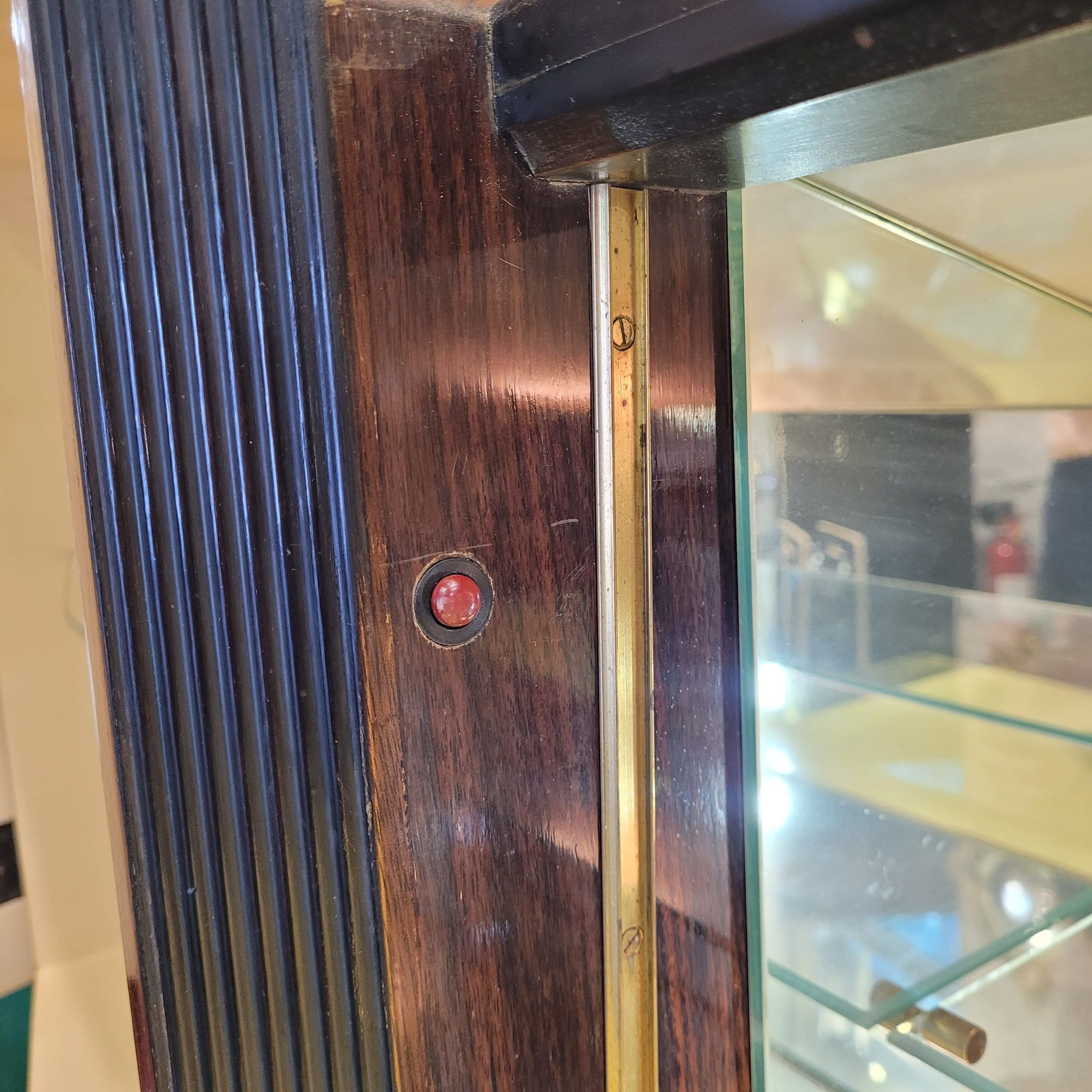 Bar cabinet / buffet, rosewood, Vittorio Dassi for Permanente Mobili di Cantù, Mid-century, 1950s – Italy