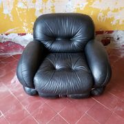 Set of 2 okay black leather lounge chairs by Adriano Piazzesi, 1970