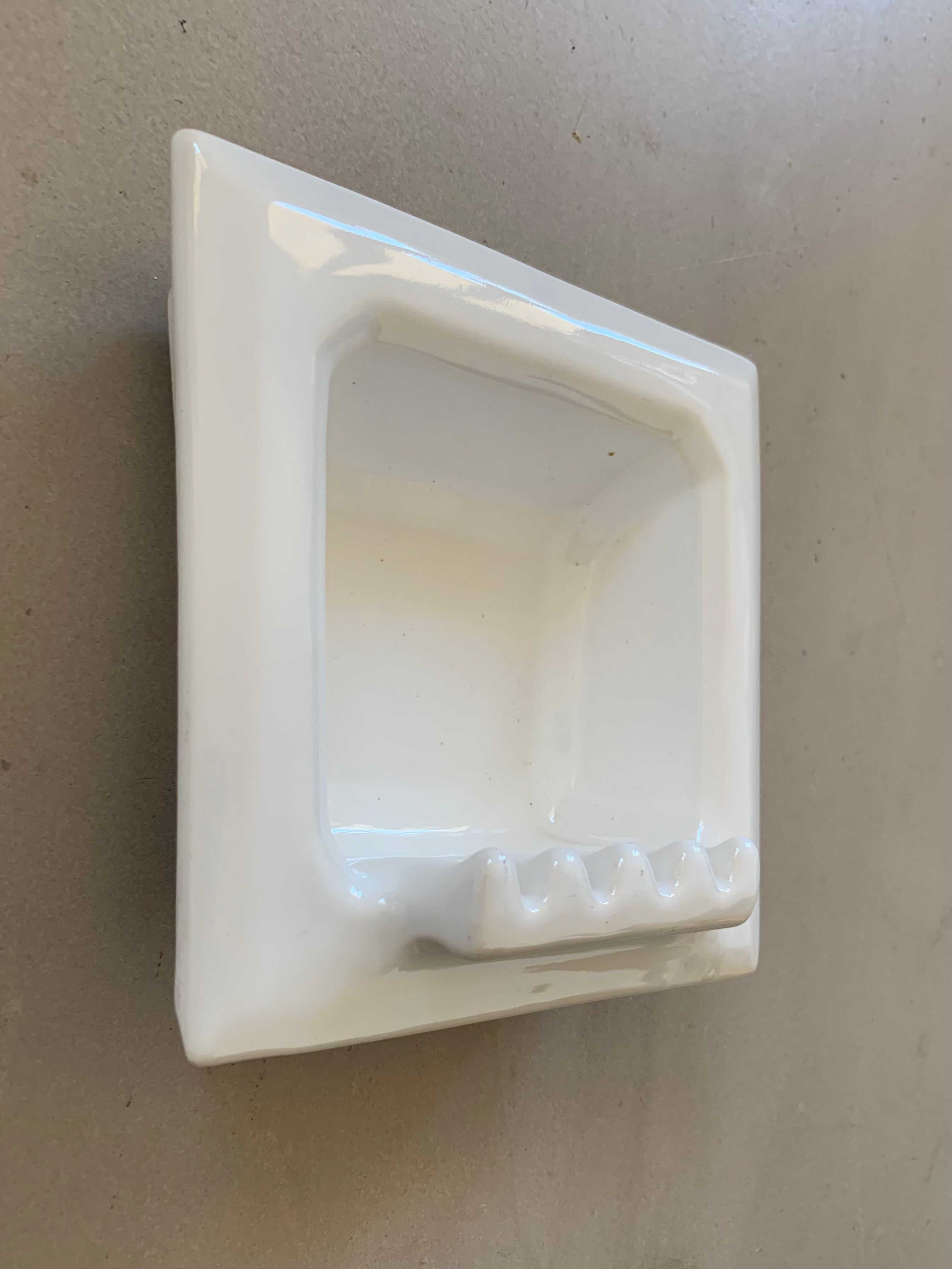 Built-in ceramic wall soap dish