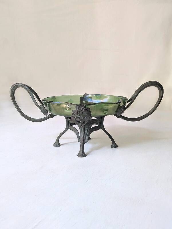 Art Nouveau cup in iridescent glass and bronze-style metal