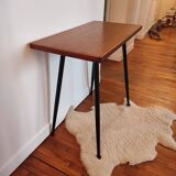 Black metal foot console