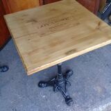 Bistro table feet in iron cast and solid wood tray
