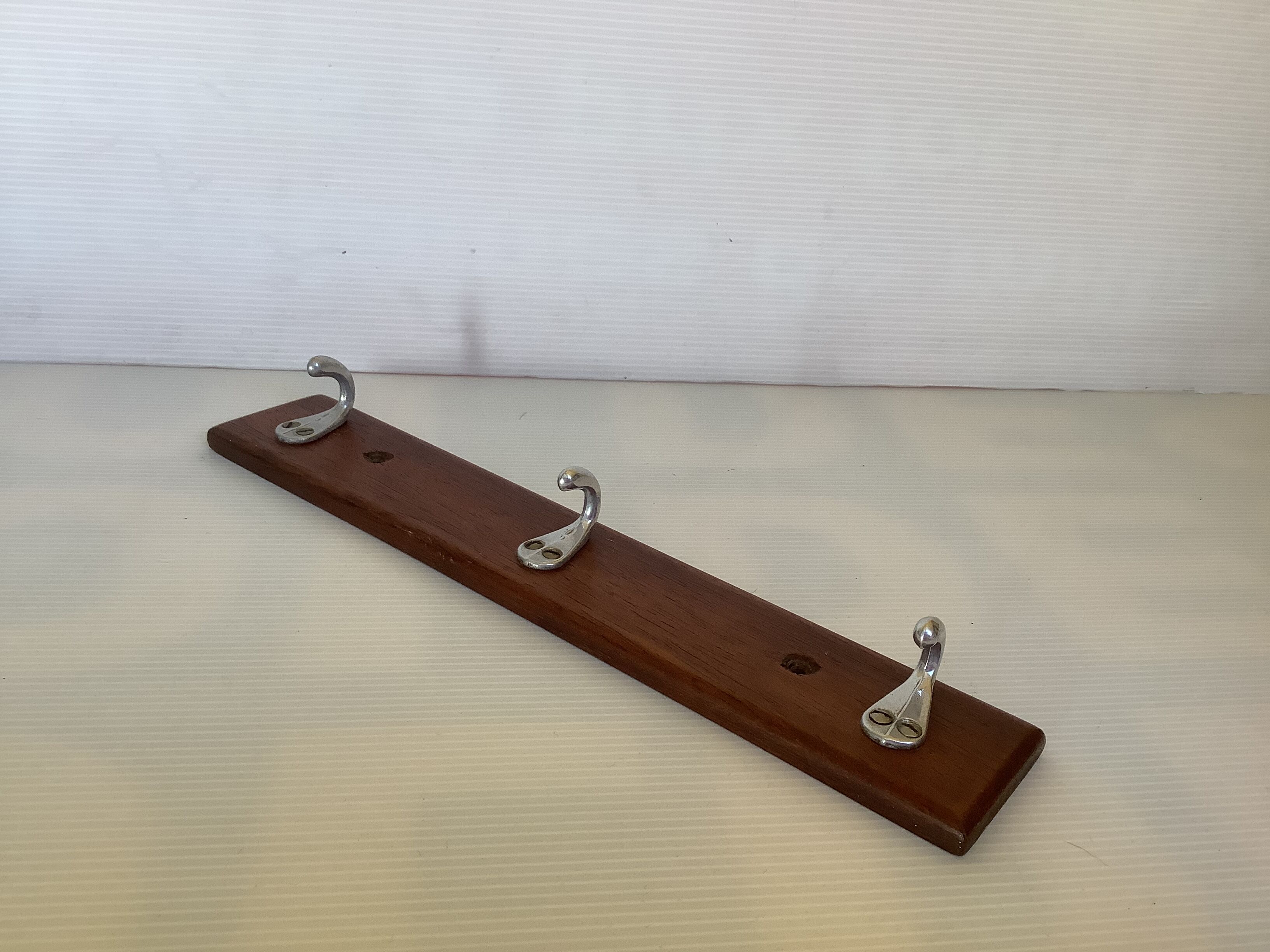 Wooden tea towel holder with 3 hooks
