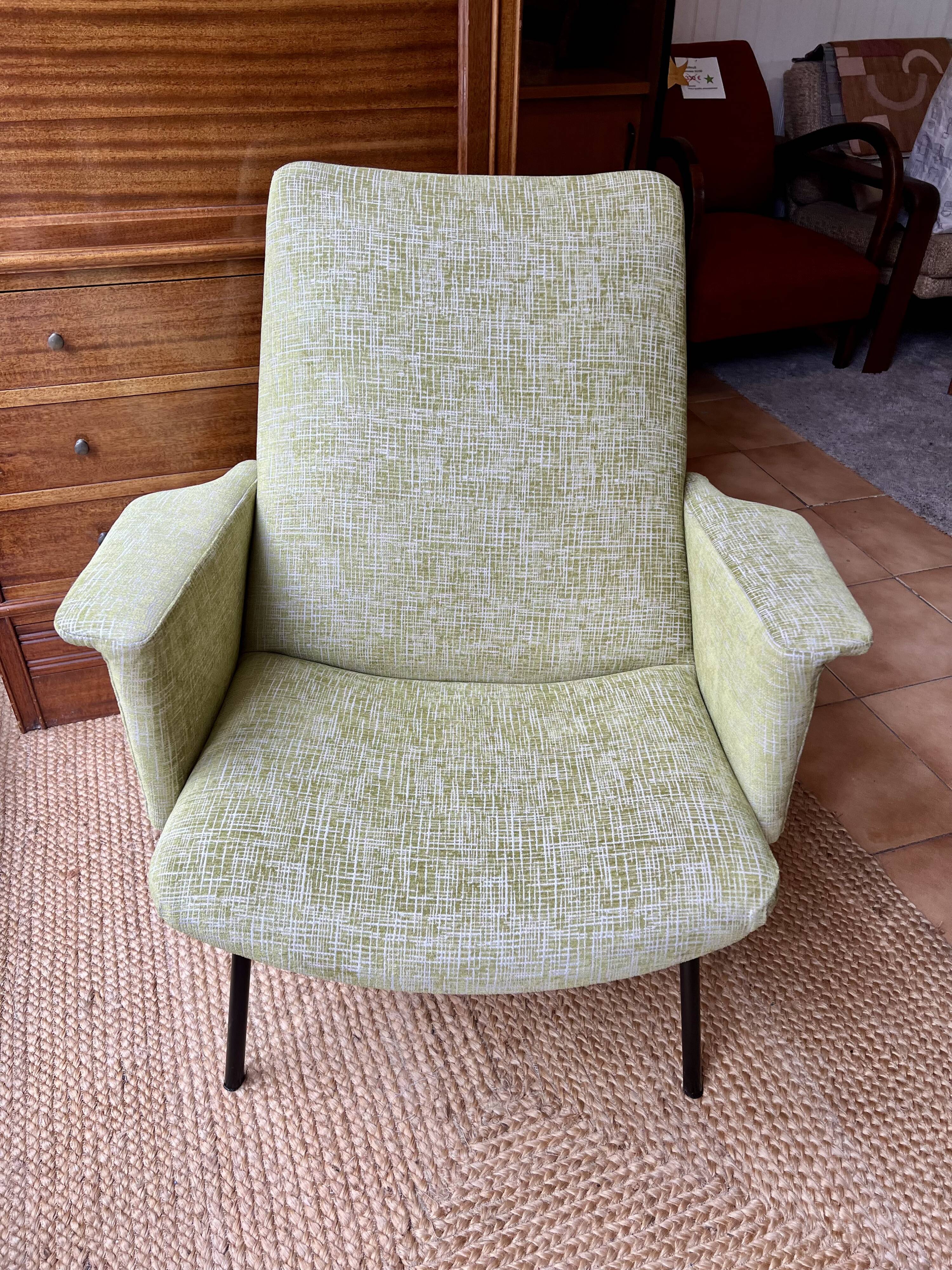 Renovated SK660 Pierre Guariche armchair