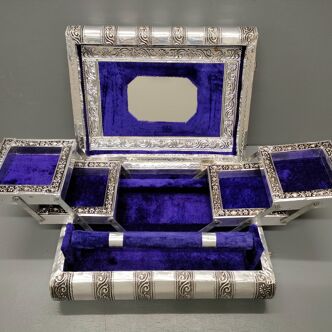 Handcrafted ethnic jewelry box - Hand-pushed silver iron - India - 70's