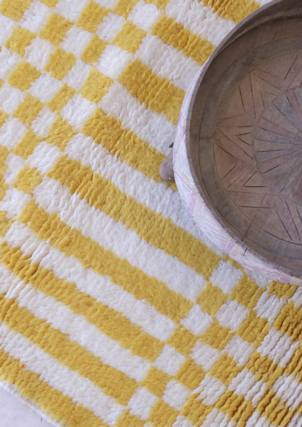 Tapis à rayure jaune et blanc - 206 x 101 cm