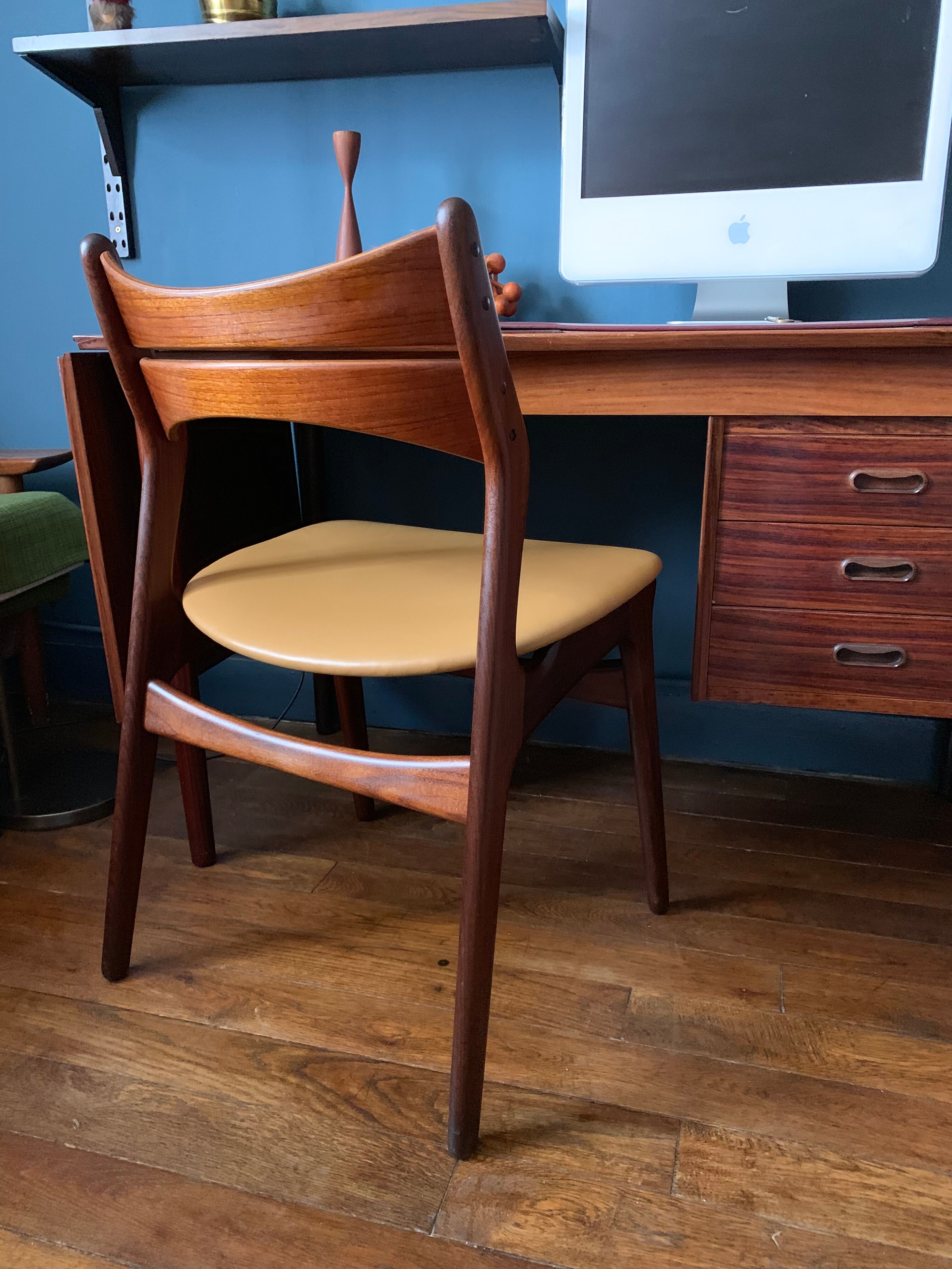 Scandinavian chair Erik Buch in teak and leather