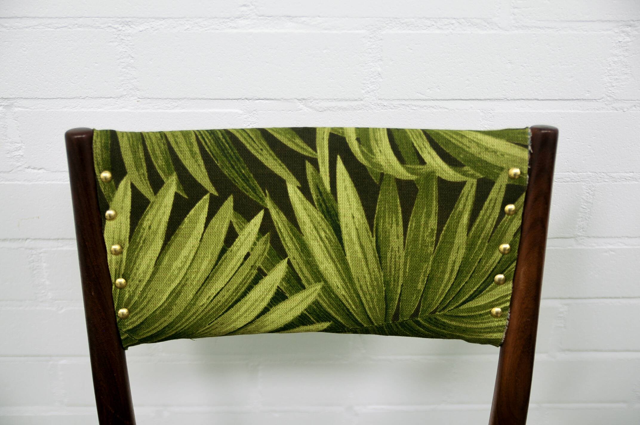 vintage set x6 teak chairs palm trees