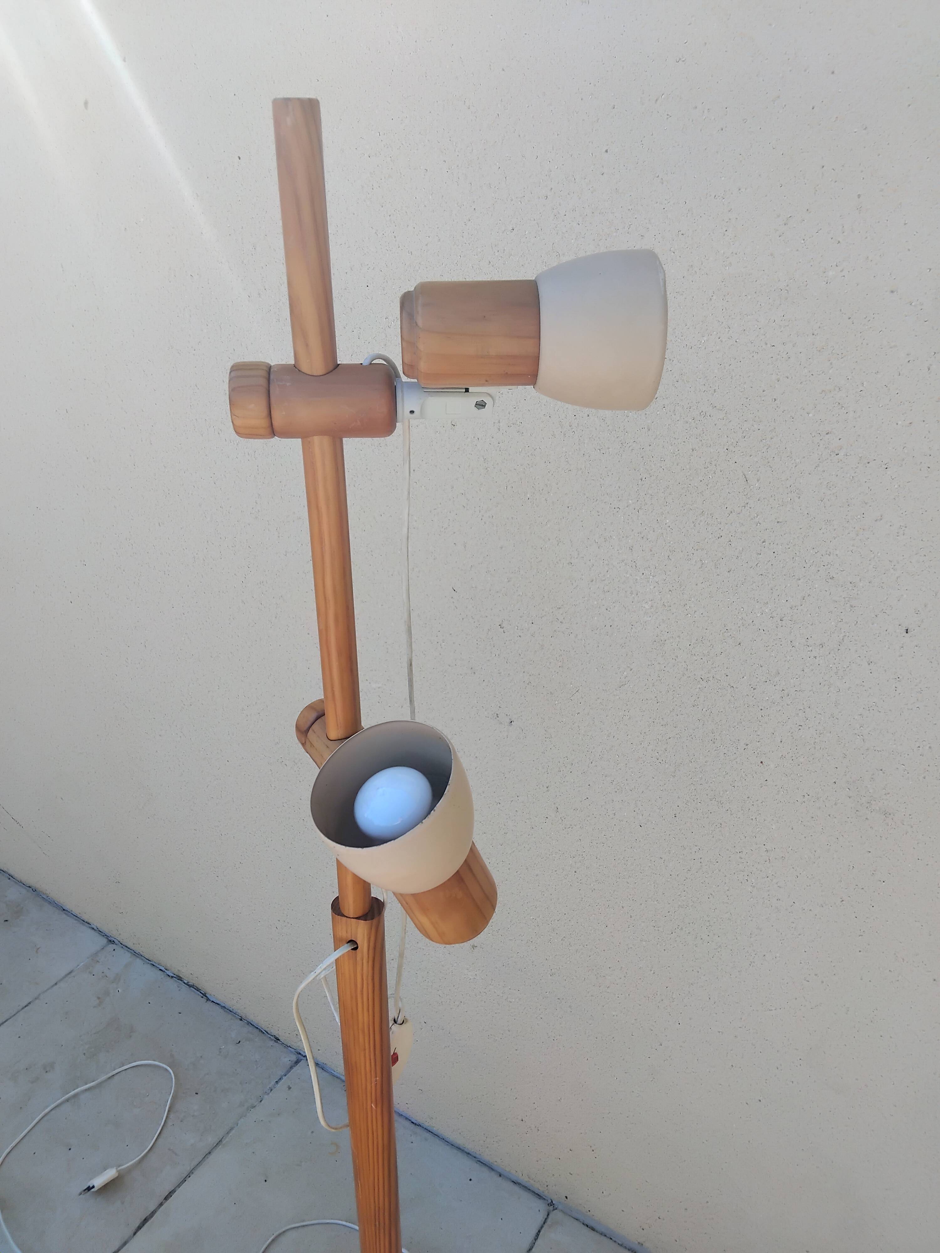 Vintage Mid-Century floor lamp from the 1970s.