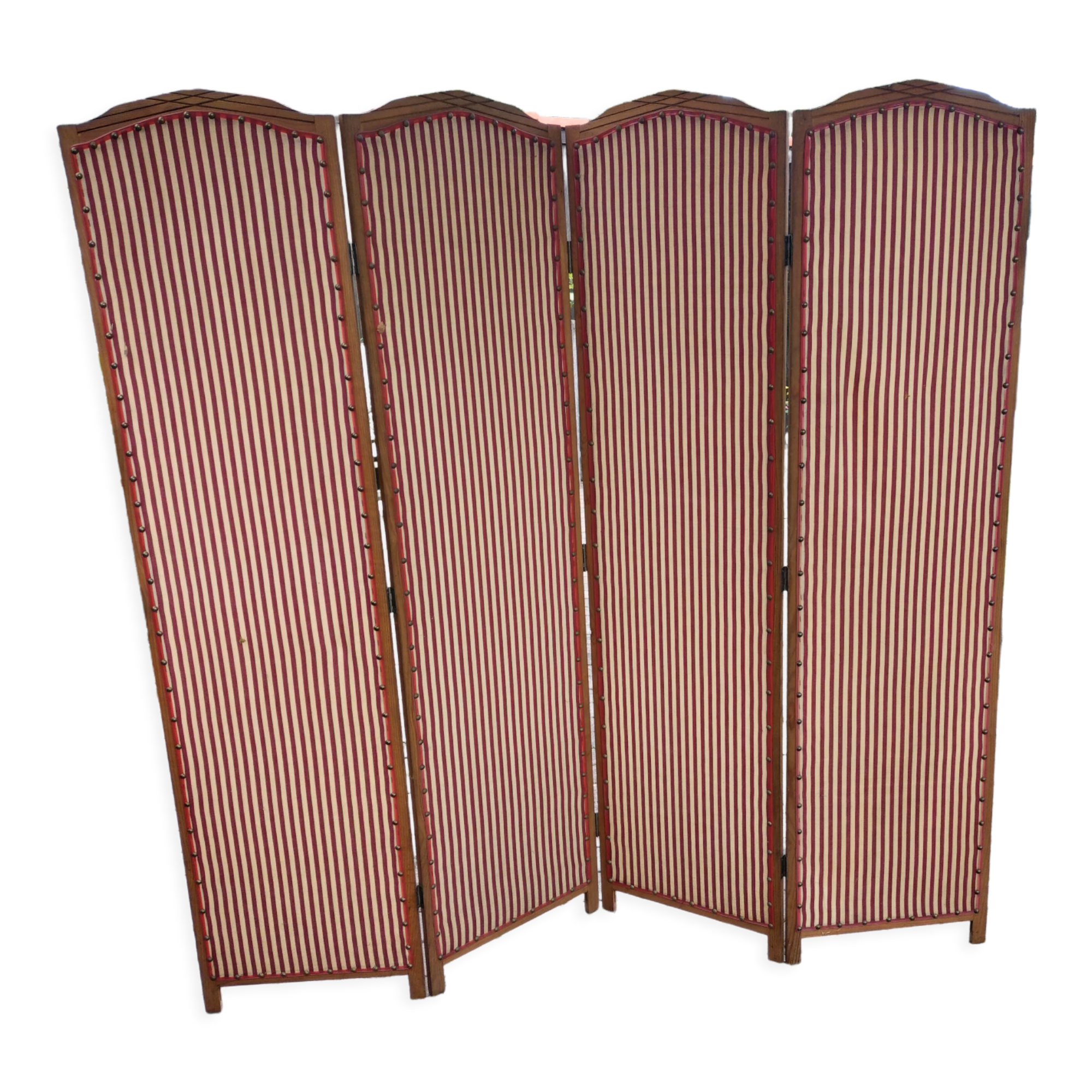 Screen year 50 studded