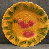 6 assiettes en barbotine fruits Sarreguemines
