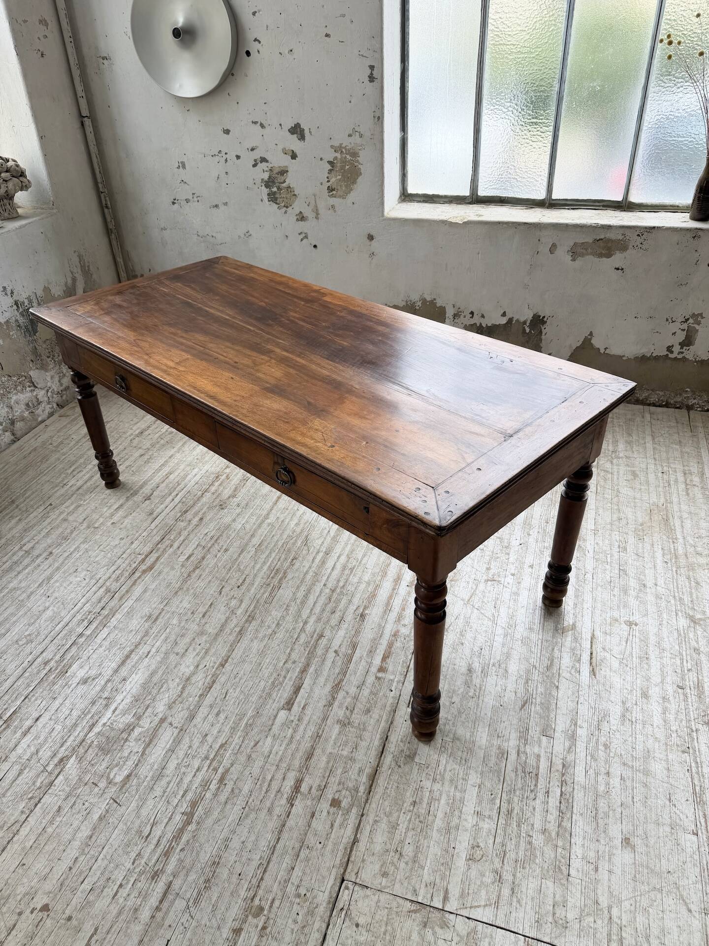 Table de ferme ou table de drapier noyer massif 1900