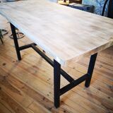 Industrial standing table