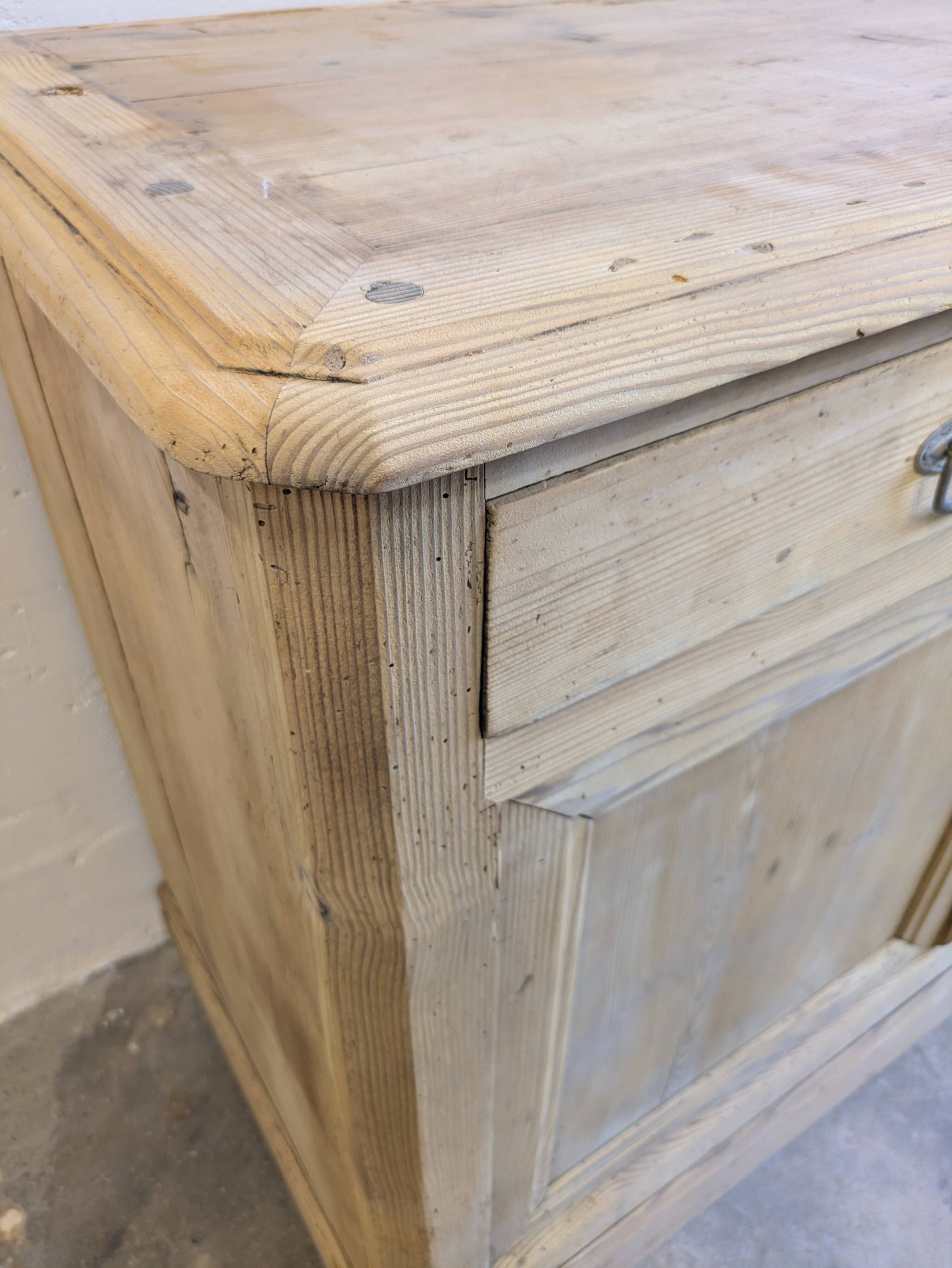 Buffet ancien bois brut